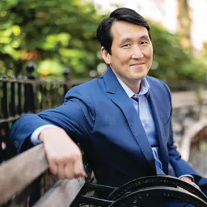 Retrato de  James Rhee