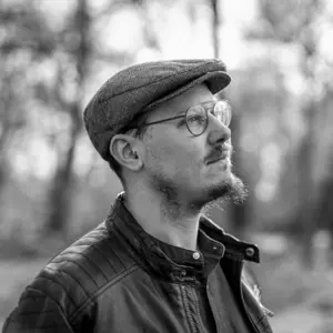 Retrato de  John Bueno