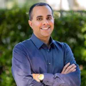 Retrato de Nik Bhatia