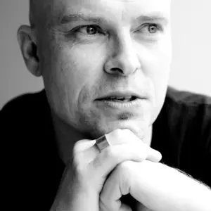 Retrato de  Adam Nevill