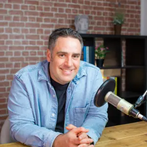 Retrato de  Alex Howard