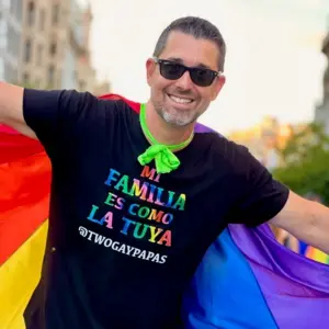 Retrato de  Manuel Santos (@twogaypapas)