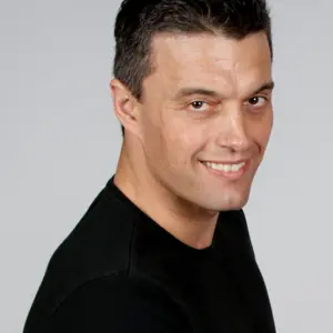 Retrato de  Néstor Serra