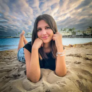 Retrato de Laura Díaz (@fantasyliterature)