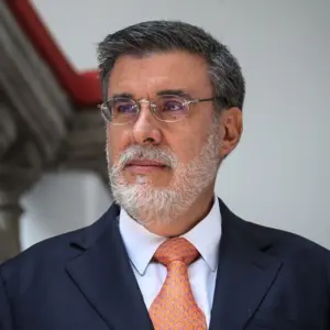 Retrato de Julio Scherer Ibarra