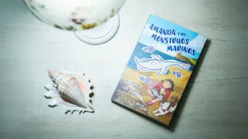 Imagen extra Amanda y los monstruos marinos 3