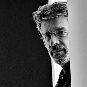 Retrato de  Tomás González